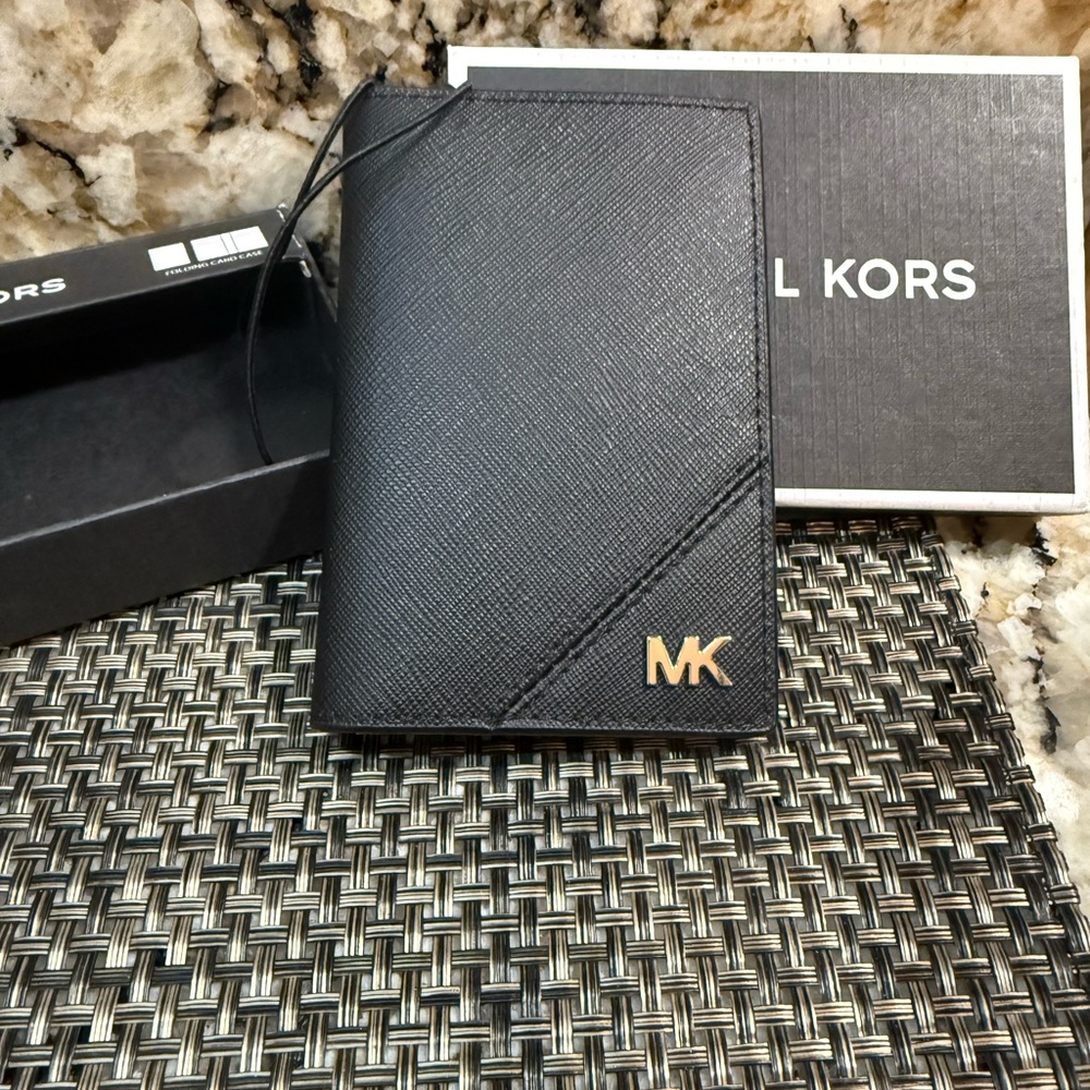 NWT Michael Kors Black Card Holder Bi Fold Soft Leather Wallet - Picture 2 of 10